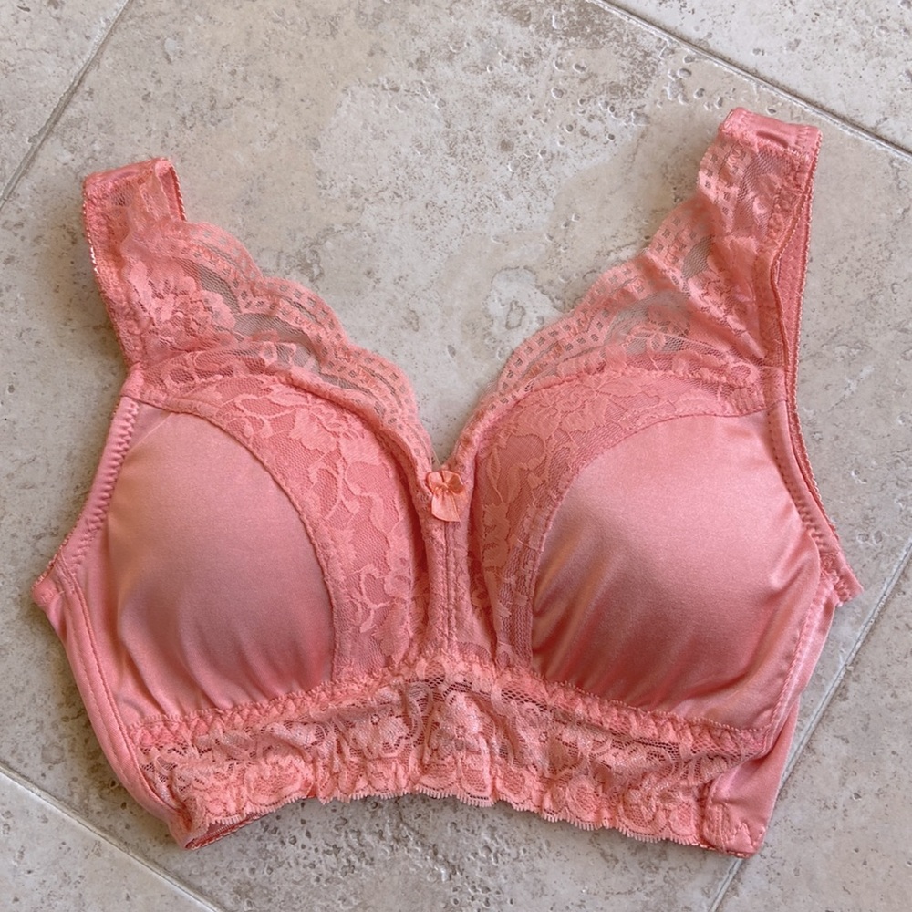 Rhonda Shear Women's Pin-Up Lace Leisure Coral Bra with Removable Pads
